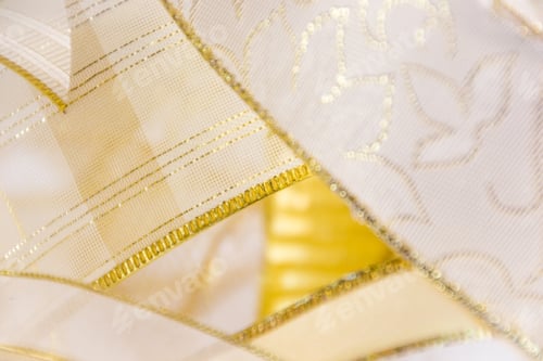 Preview: Close Up Golden Ribbon