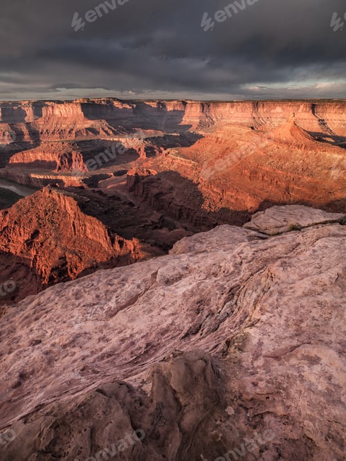 Preview: Vertical Image Of The Grand Canyon In Arizona While The Sun Sets