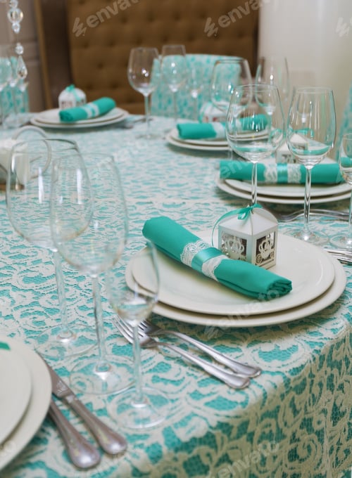 Preview: Festive Dinnerware In Turquoise And White Lace