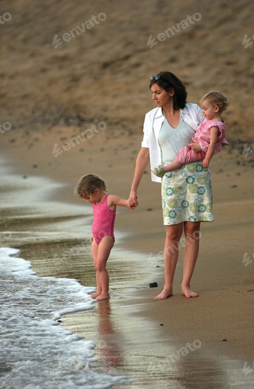 Preview: "Mother Walking With Her Two Daughters On The Beach, Hawaii, (Keith Levit)"