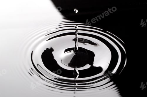 Preview: Black Abstract Water Surface And Drip Texture