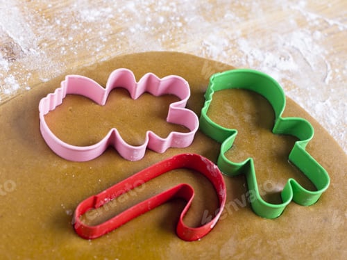 Preview: Preparing Gingerbread Christmas Cookies