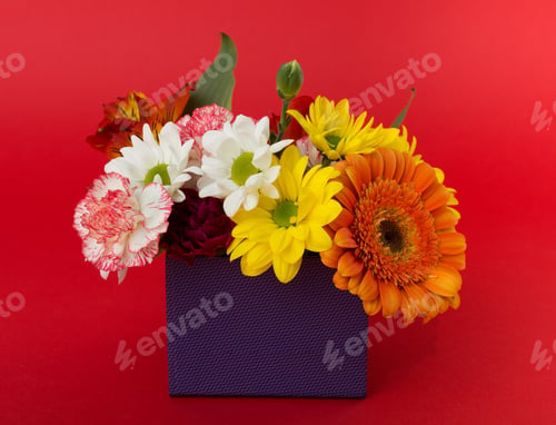 Preview: Beautiful Flowers And Gift Box With Ribbon