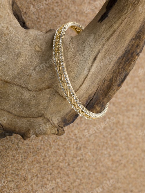 Preview: Jewelry On Display