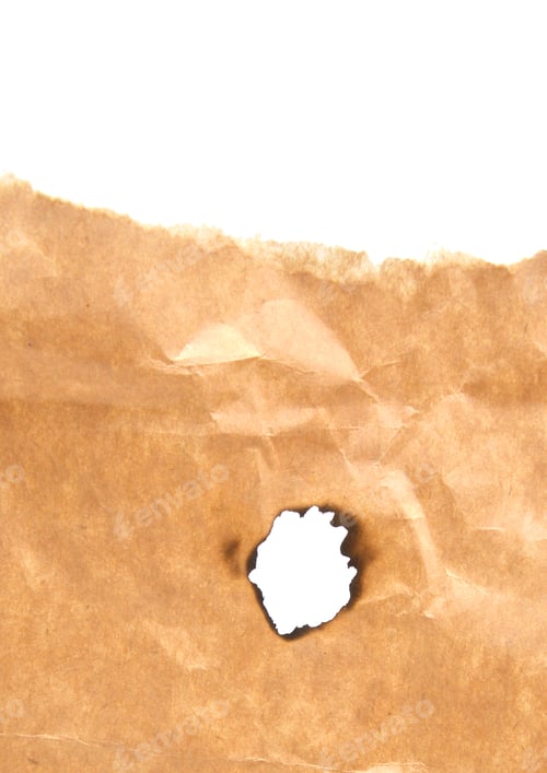 Vista previa: Papel grunge con bordes carbonizados sobre fondo blanco