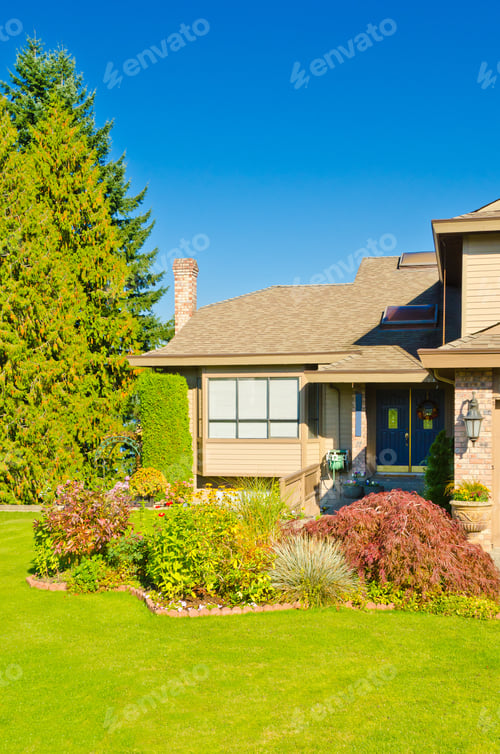 Preview: Fragment Of A Nice House With Gorgeous Outdoor Landscape And Fantastic Blue Sky