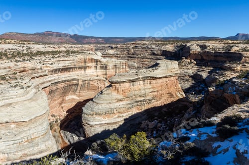 Preview: Large Rock Inside Of The Canyon That Resembles A Ship