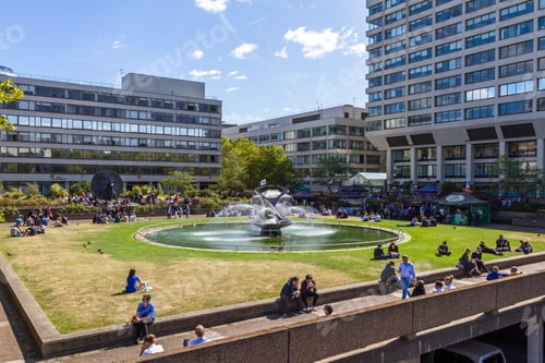 Preview: London - September 05 2019: People Enjoying A Beautiful Day In The St Thomas Hospital Gardens