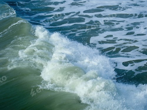 Preview: Ocean Waves At The Shore