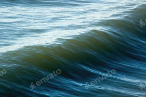 Preview: Ocean Waves In The Sunlight