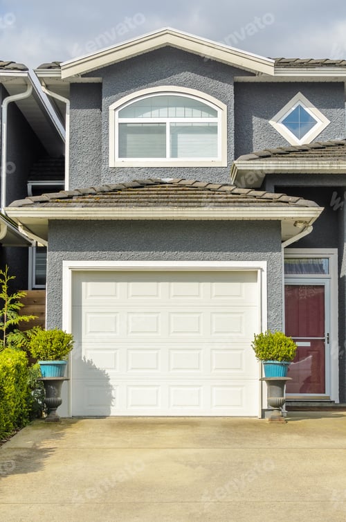 Aperçu: Garage Door In Vancouver, Canada.