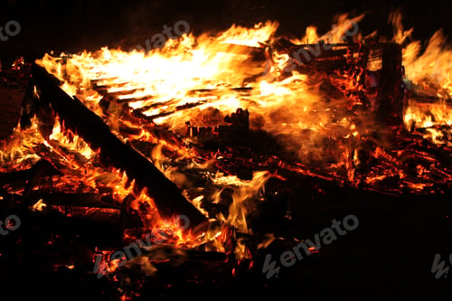 Preview: A Bonfire Of Old Pianos 6522