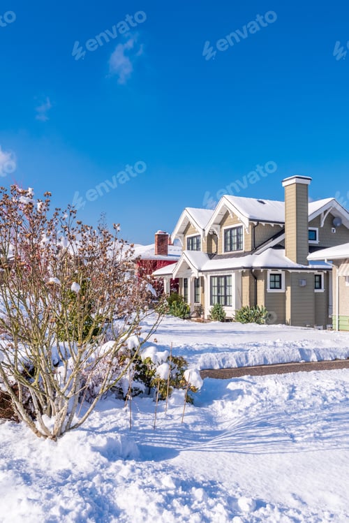Preview: A Typical American House In Winter. Snow Covered.