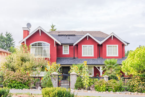 Preview: Houses In Suburb At Summer In The North America. Luxury Houses With Nice Landscape.