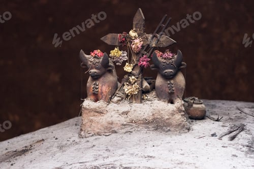 Preview: Clay Bulls And Cross As An Ornament Found In Many Peruvian Homes As A Symbol For Good Luck And