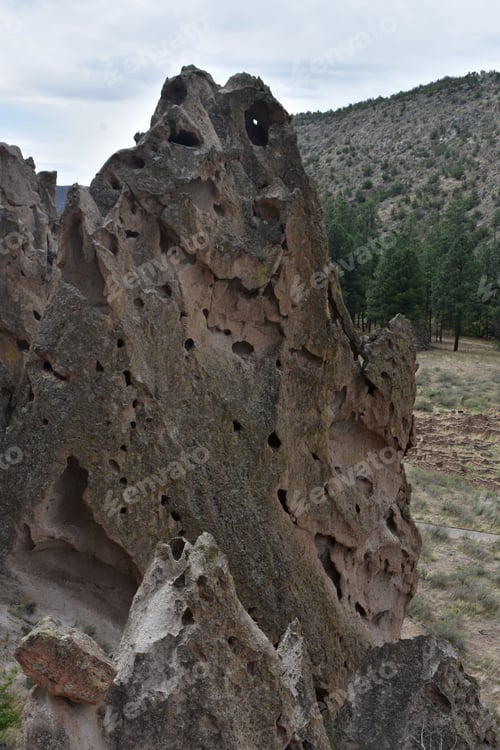 Preview: Beautiful Out Cropping Of Sandstone With Shaped And Carved Stone.
