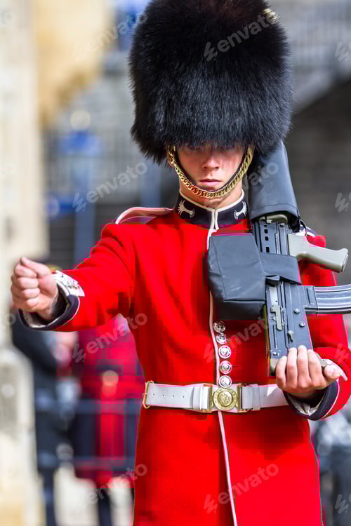 Preview: London - September 05 2019: Queen'S Guard Inside Of The Tower Of London, London September 05, 2019