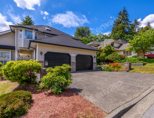 Preview: A Perfect Neighborhood. Houses In Suburb At Summer In The North America. Fragment Of A Luxury House