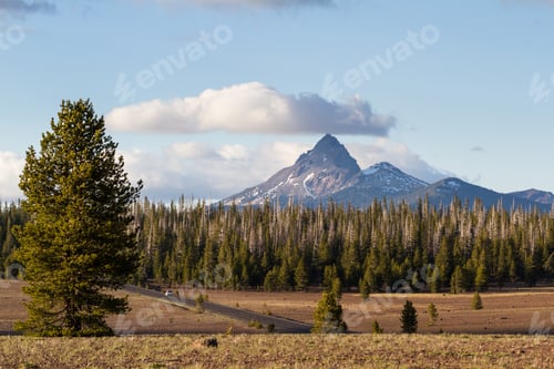 Preview: Mt Thielsen In Oregon From A Viewpoint In Crater Lake National Park