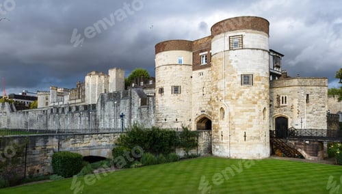 Preview: London - September 06 2019: The Iconic Tower Of London With Afternoon Light And Dark Clouds In The