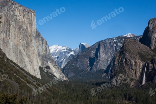 Preview: Yosemite Valley With Sunshine And Snow