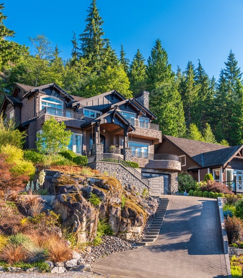 Preview: Houses In Suburb At Summer In The North America. Luxury Houses With Nice Landscape.