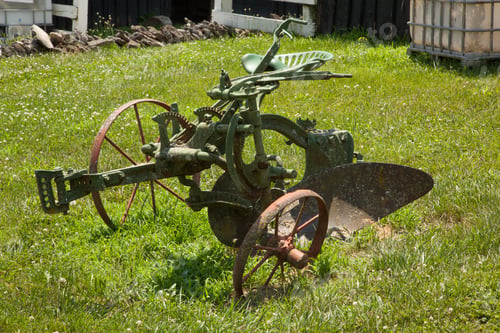 Preview: Plow Outside In The Sunshine