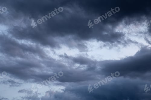 Preview: Dramatic Clouds In The Sky On A Late Afternoon