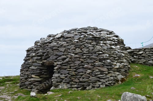 Preview: Dry Stone Beehive Hut On The Dingle Penninsula In Ireland.
