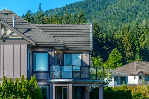 Aperçu: A Perfect Neighborhood. Houses In Suburb At Summer In The North America. Fragment Of A Luxury House