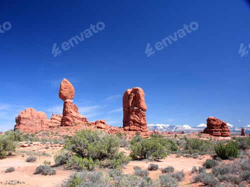 Preview: Balanced Rock In Arches National Park, Utah