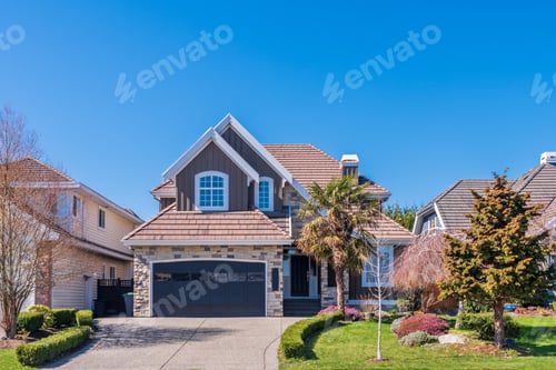 Preview: A Perfect Neighbourhood. Houses In Suburb At Summer In The North America. Luxury Houses With Nice