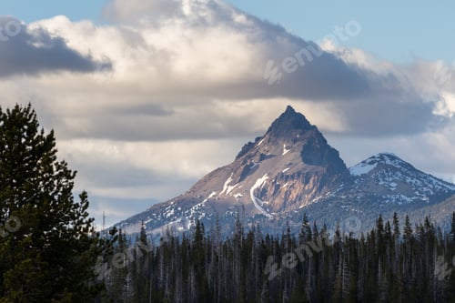 Preview: Mt Thielsen In Oregon From A Viewpoint In Crater Lake National Park
