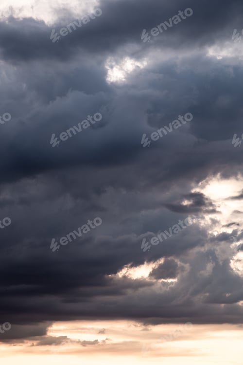 Preview: Dramatic Clouds In The Sky On A Late Afternoon