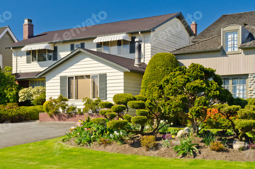 Preview: Fragment Of A Nice House With Gorgeous Outdoor Landscape In Vancouver, Canada.