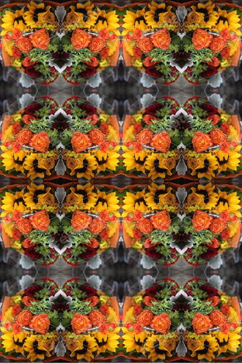 Preview: A Floral Bouquet Of Sunflowers With Red And Orange Roses 7598