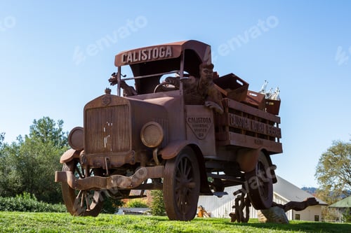 Preview: Calistoga, California - November 10: Rusted Metal Truck As A Sign Or Art Statue For The California