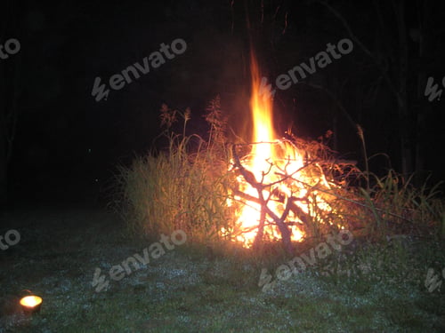 Preview: A Bonfire At Night Time 2008_07_04Frwrks28