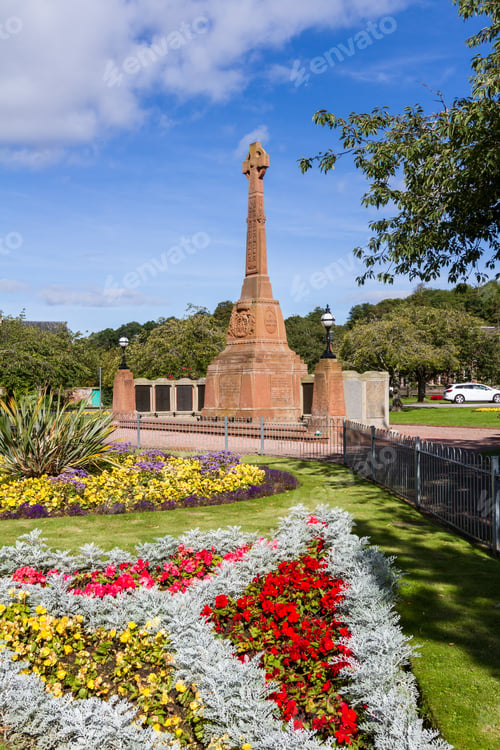 Preview: Scotland - September 07 2019: Cavell Gardens War Memorial In Inverness, A 33 Ft High Red Sandstone