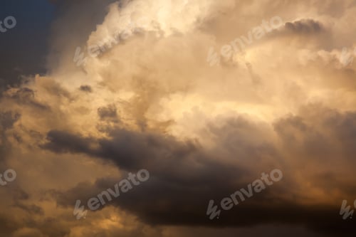Preview: Abstraction Outdoors In The Clouds