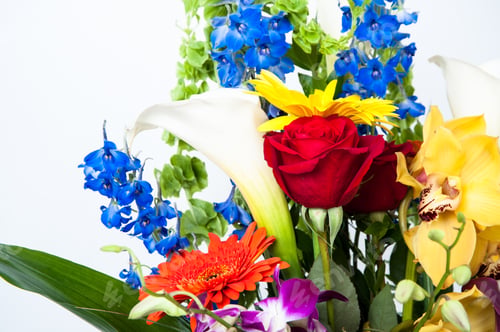 Preview: Lush Holiday Bouquet Full Of Orchids, Roses And Lillies In Silver Vase