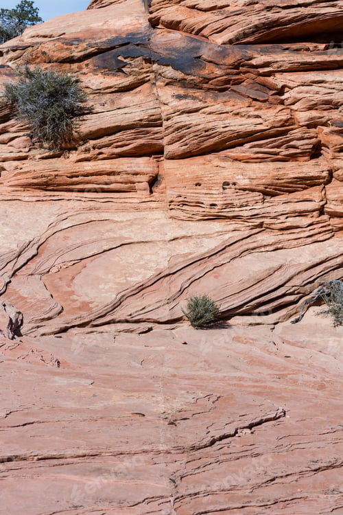 Preview: Un Matching Layers In The Red Sandstone Exposed After Many Many Years Of Erosion In Southwestern