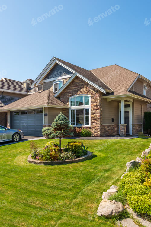 Preview: A Perfect Neighbourhood. Houses In Suburb At Summer In The North America. Luxury Houses With Nice