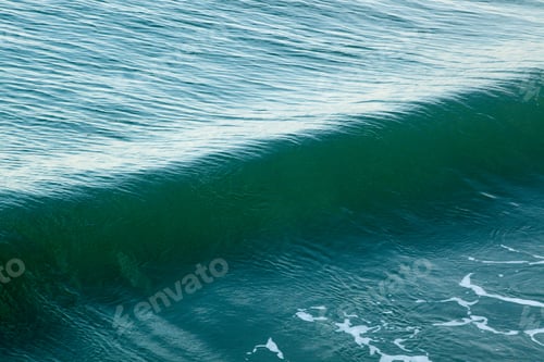 Preview: Ocean Waves In The Morning Sunshine