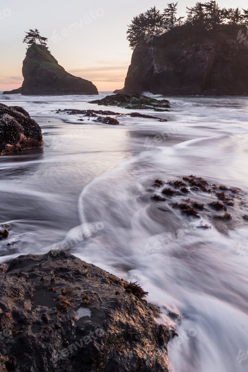 Preview: The Sun Sets On Secret Beach In The Southern Oregon Coast At Sunset With Its Many Islets Topped