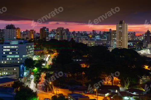 Visualização: Vista do pôr do sol de Belo Horizonte, Minas Gerais, Brasil.