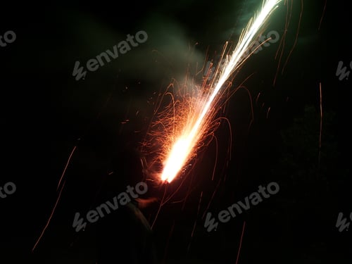 Preview: Fireworks Explode At Night Time 20050704_73