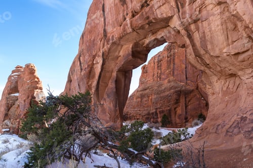 Preview: Red Rock Arch With An Irregular Ground Level Opening Found Near The Devils Garden Hiking Trail In