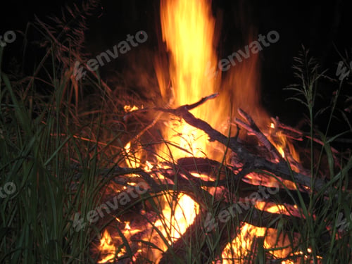 Preview: A Bonfire At Night Time 2008_07_04Frwrks39