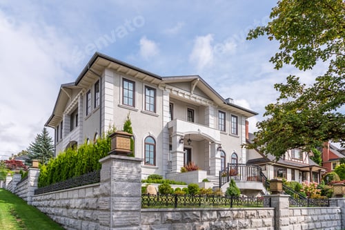 Preview: Houses In Suburb At Summer In The North America. Luxury Houses With Nice Landscape.